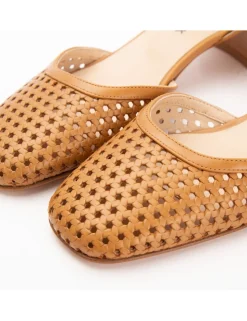 BECCA Natur camel